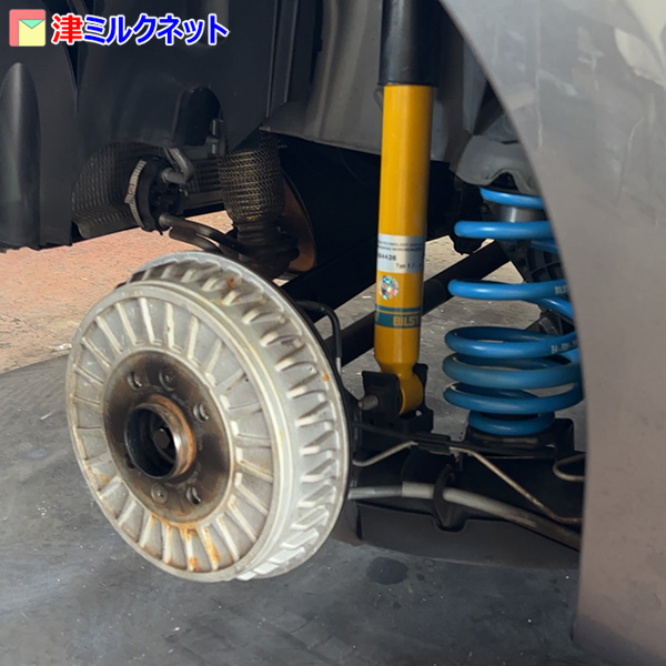 リアの車高調取付画像